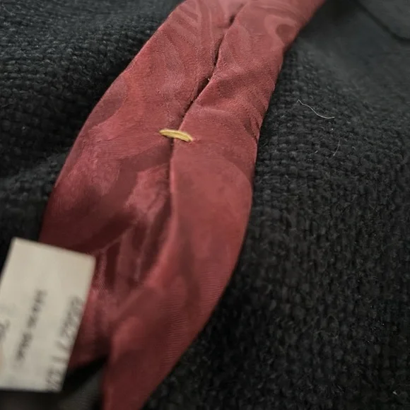 🔥 Andre Valetino 💯 % silk Necktie Red78054 RN # 45590 serial # 6562713399